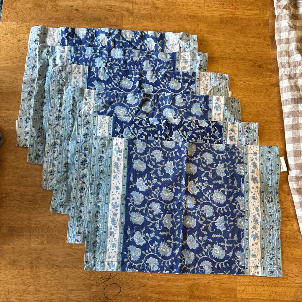 POTTERY BARN set of 6 placemats